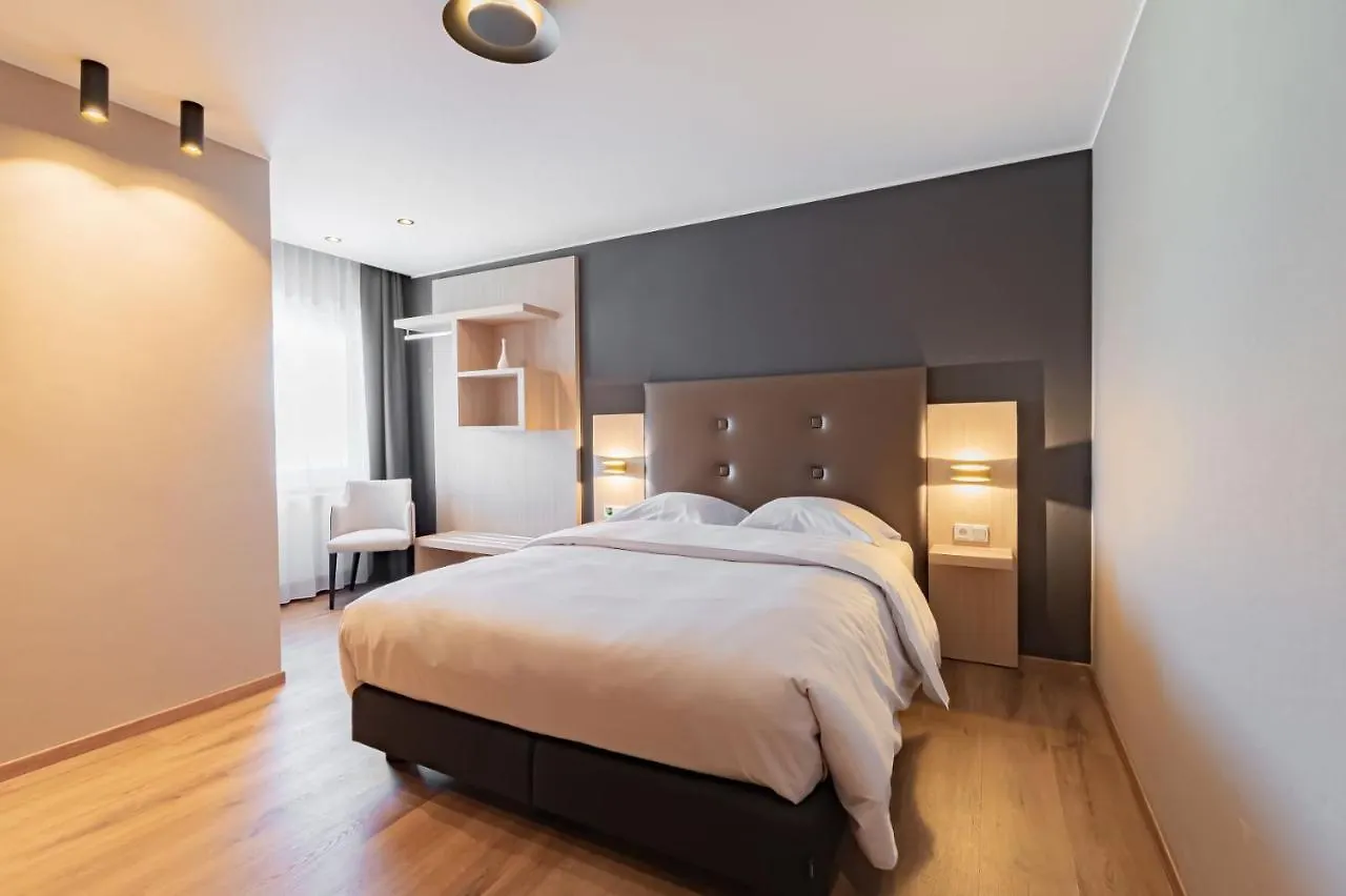 Hotel Re'Ser Stuff Roeser