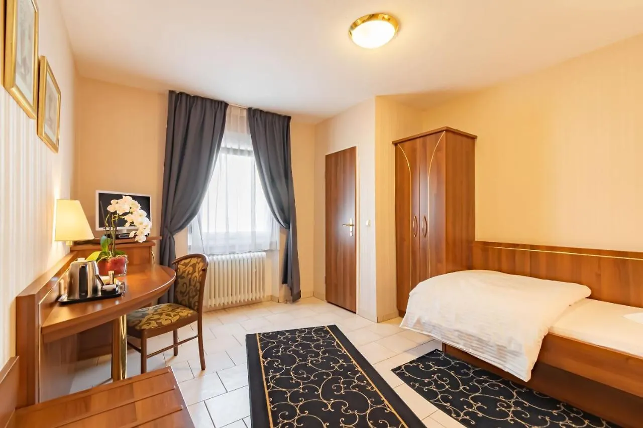 Hotel Re'Ser Stuff Roeser